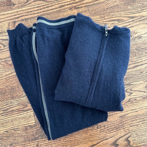 Neiman Marcus Cashmere Zip Up and Joggers Set in navy with silver stripe - Picture 2 of 2